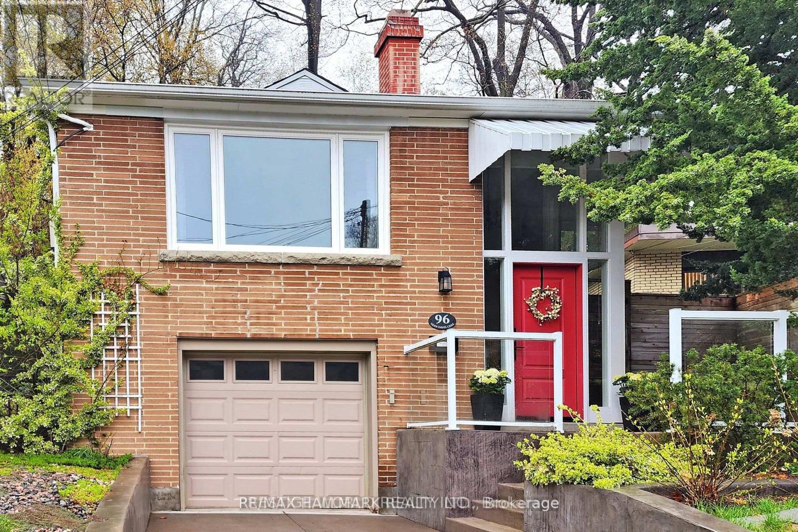 LOWER - 96 GLEN DAVIS CRESCENT, Toronto, Ontario
