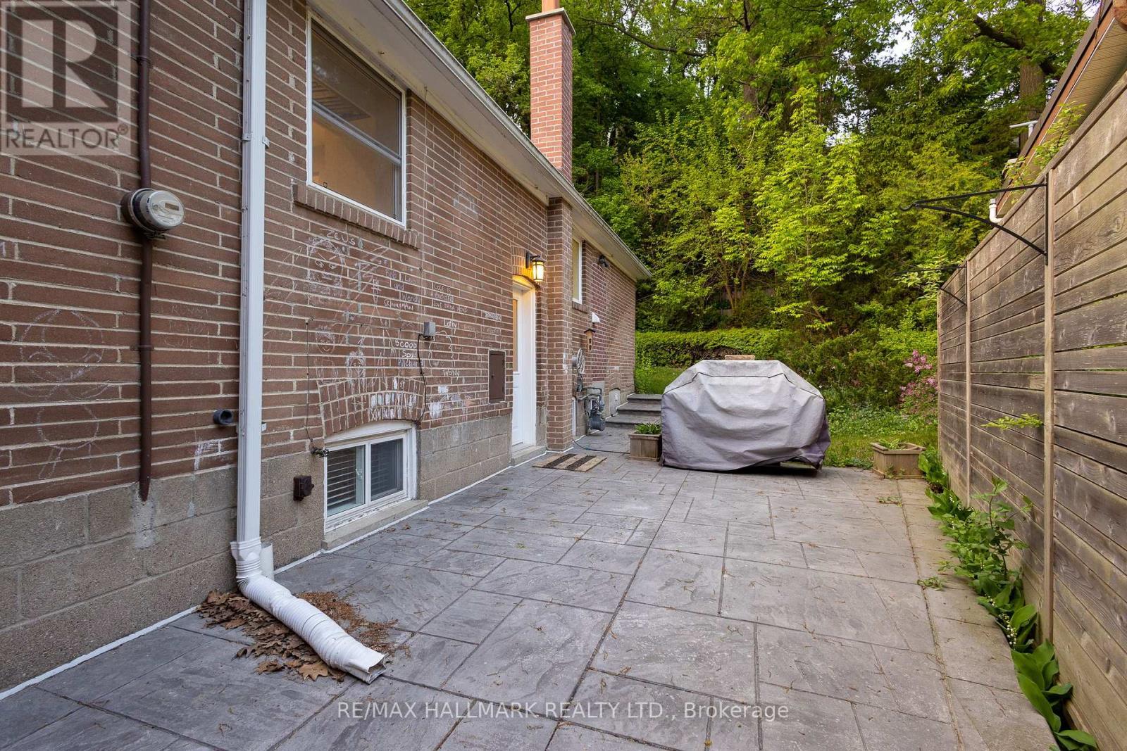 Lower - 96 Glen Davis Crescent, Toronto, Ontario  M4E 1X5 - Photo 4 - E12453338