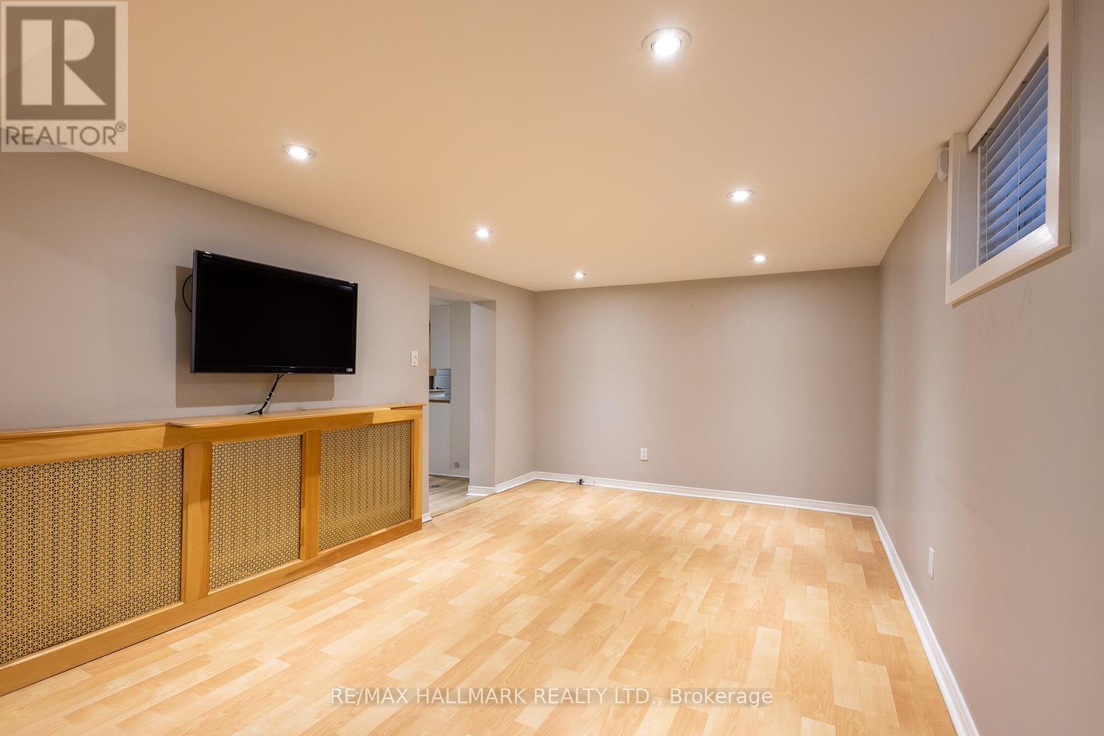 Lower - 96 Glen Davis Crescent, Toronto, Ontario  M4E 1X5 - Photo 9 - E12453338
