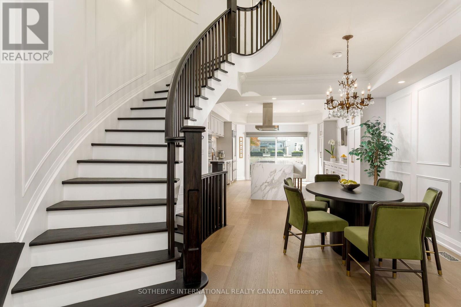 262 Spadina Road, Toronto, Ontario  M5R 2V1 - Photo 10 - C12453314