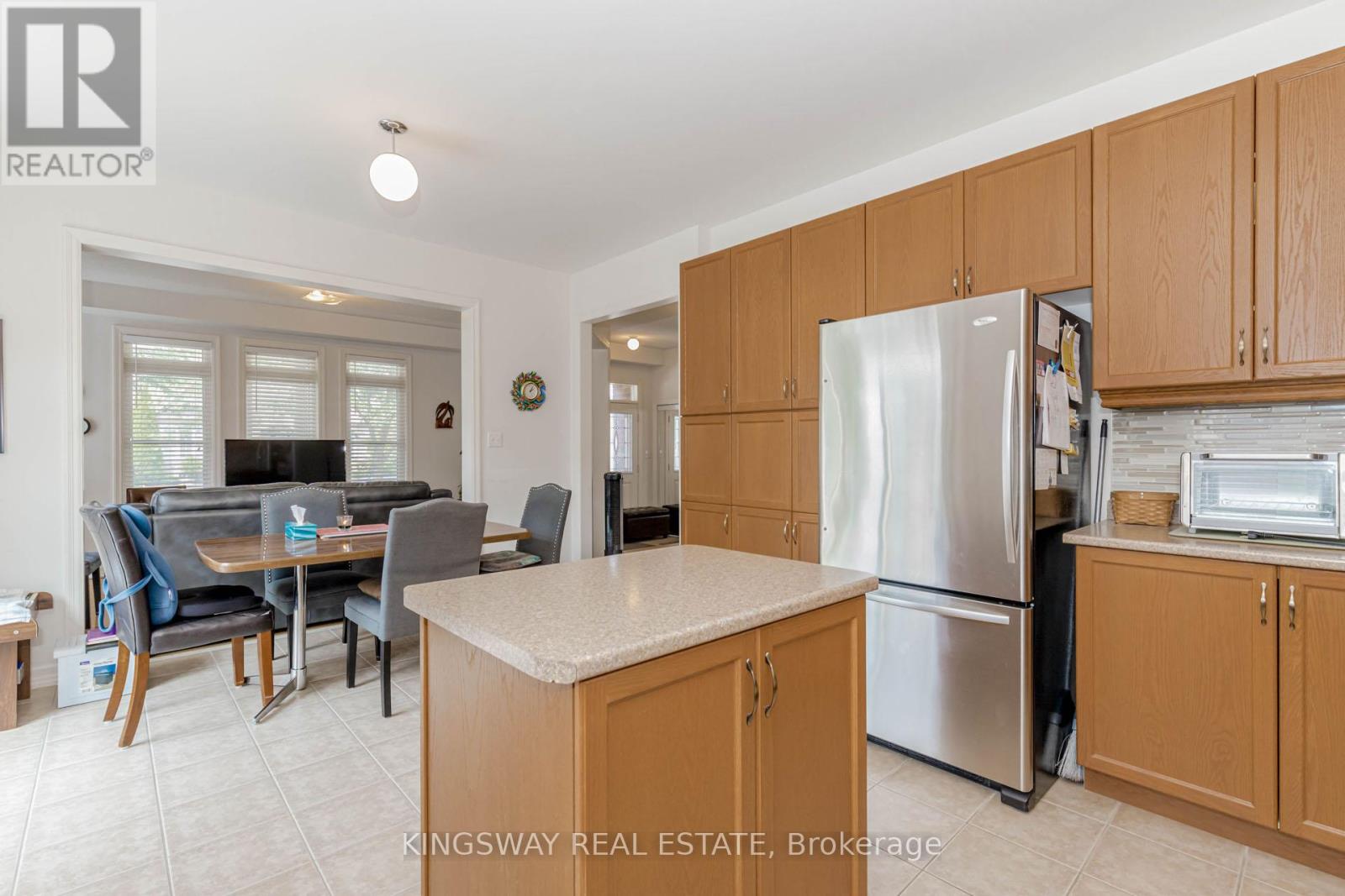 197 Ken Laushway Avenue, Whitchurch-Stouffville, Ontario  L4A 0S6 - Photo 8 - N12453317