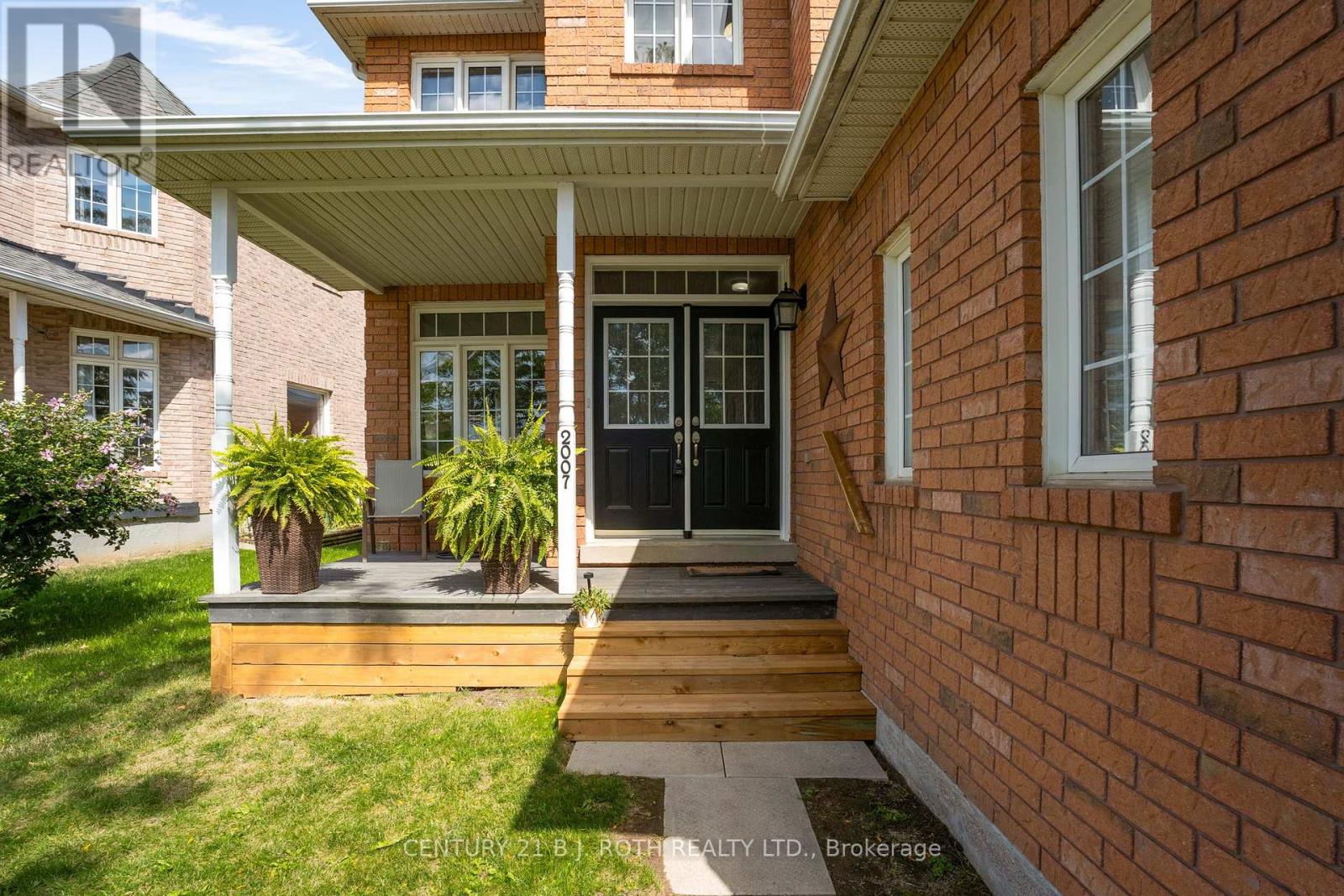 2007 Webster Boulevard, Innisfil, Ontario  L9S 2A3 - Photo 2 - N12453319