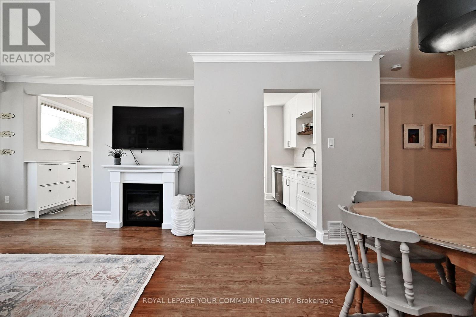 62 Haida Drive, Aurora, Ontario  L4G 3C8 - Photo 12 - N12453335