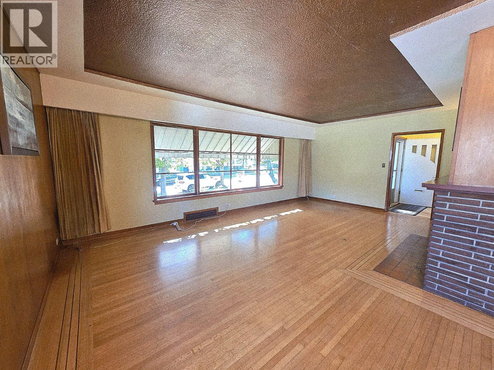 2725 E 52nd Avenue, Vancouver, British Columbia  V5S 1S9 - Photo 2 - R3056252