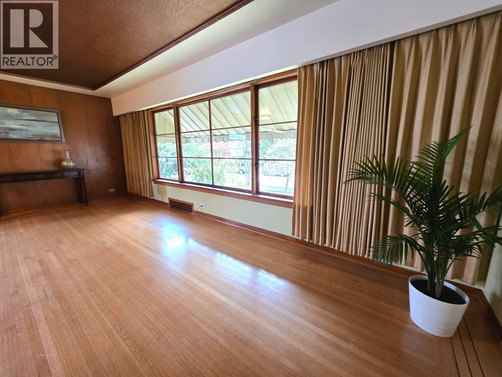 2725 E 52ND AVENUE, Vancouver, British Columbia