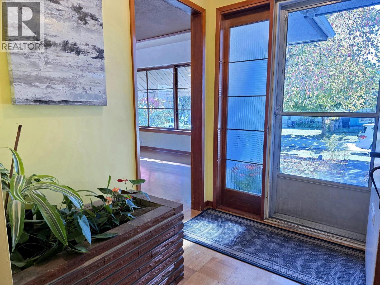 2725 E 52nd Avenue, Vancouver, British Columbia  V5S 1S9 - Photo 3 - R3056252
