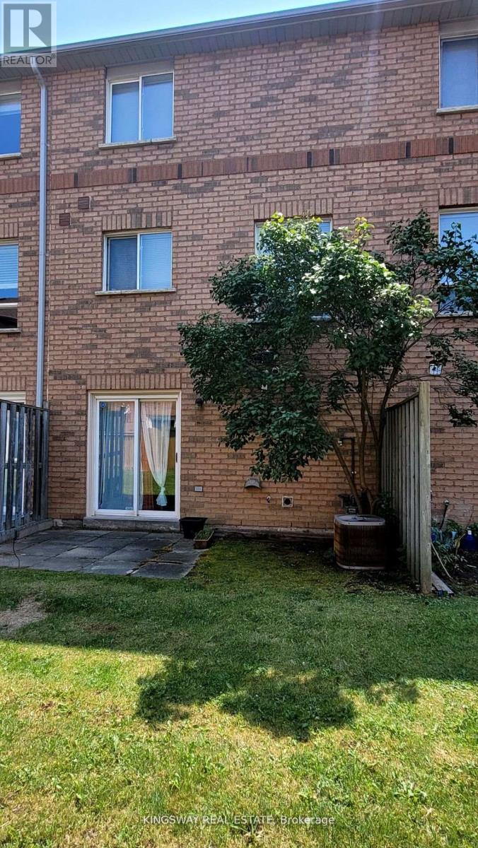 38 - 2 Clay Brick Court, Brampton, Ontario  L6V 4M7 - Photo 15 - W12453316