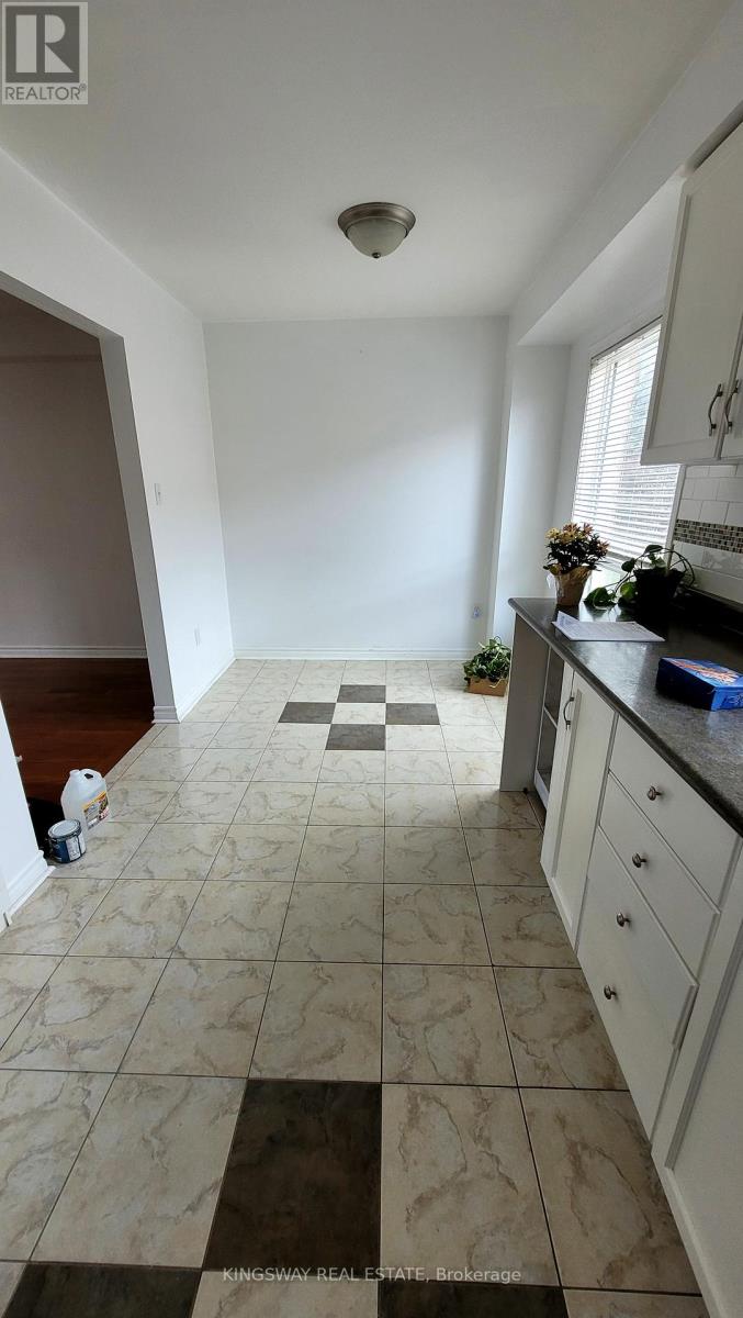 38 - 2 Clay Brick Court, Brampton, Ontario  L6V 4M7 - Photo 6 - W12453316