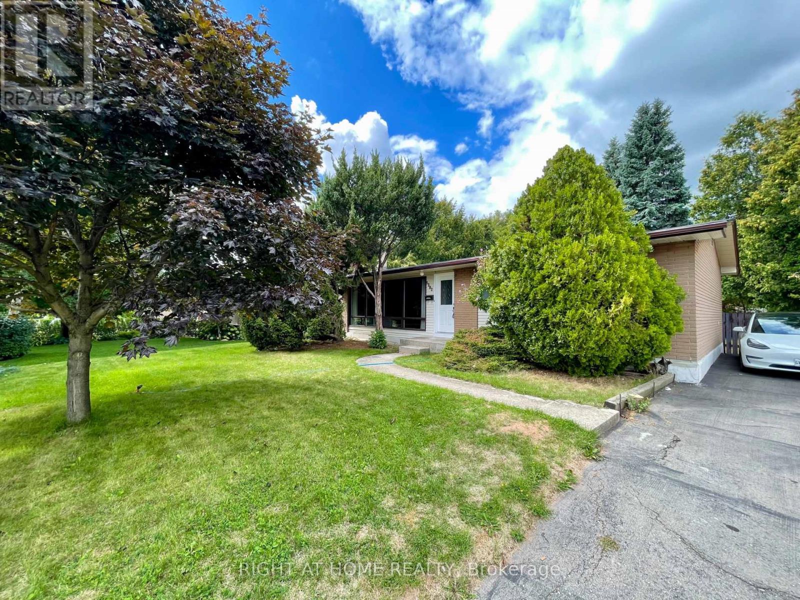 1382 GAINSBOROUGH DRIVE, Oakville, Ontario