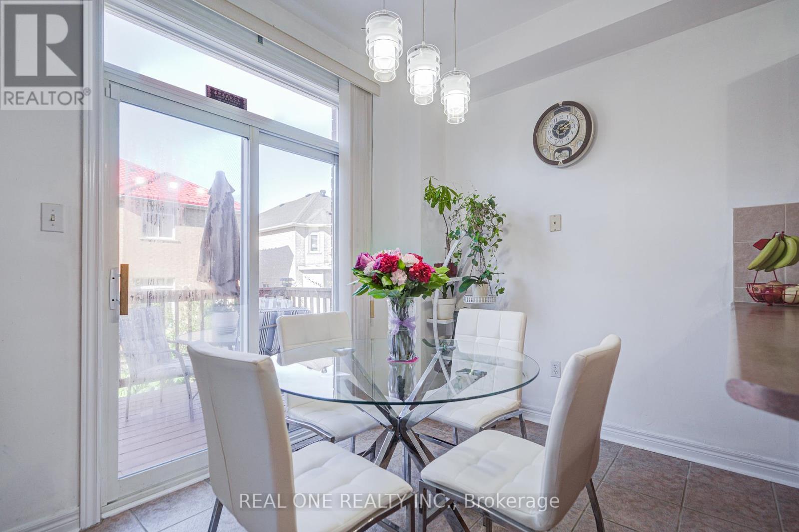 149 Paris Street, Mississauga, Ontario  L4Z 4H6 - Photo 14 - W12453321