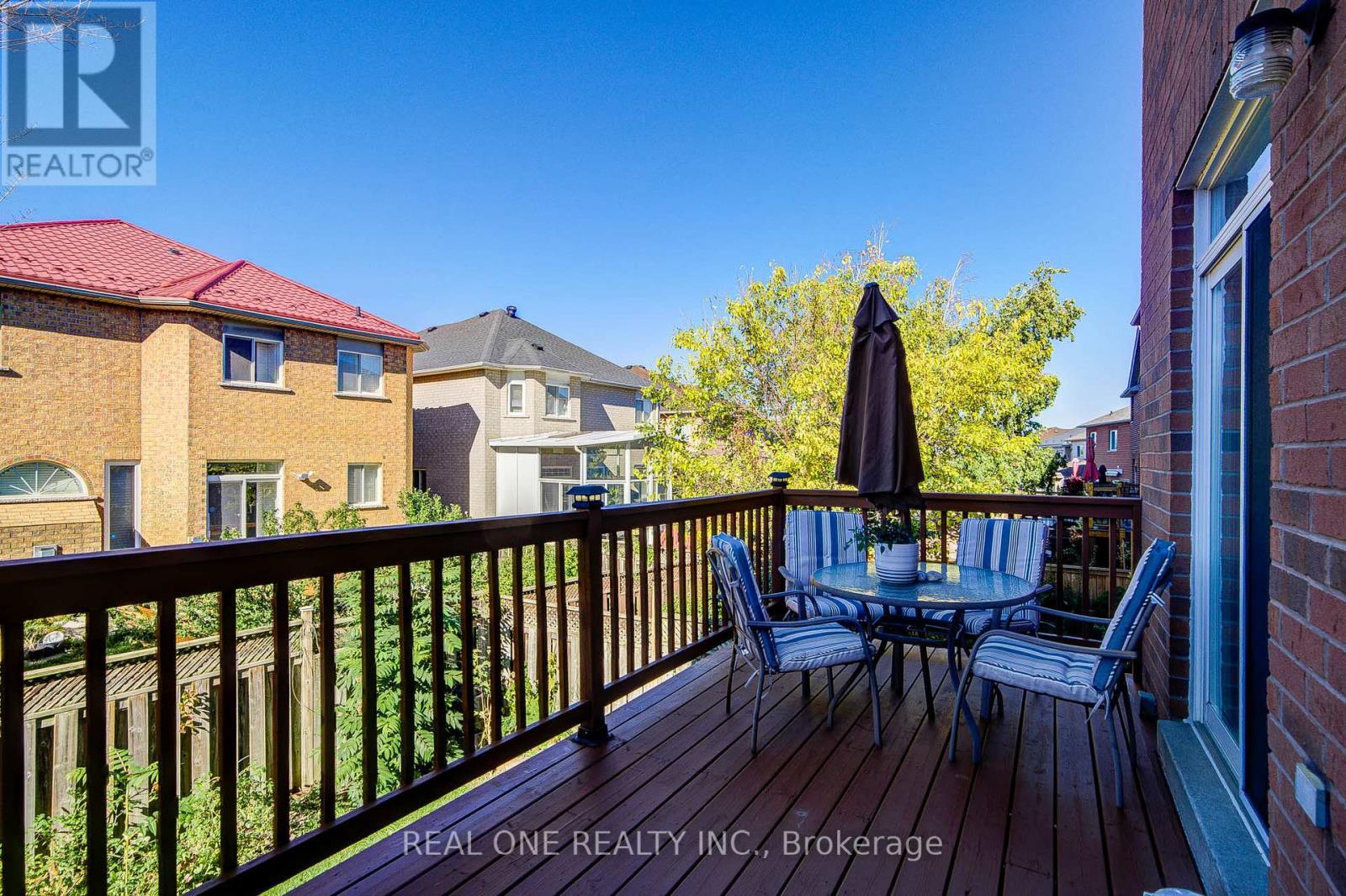 149 Paris Street, Mississauga, Ontario  L4Z 4H6 - Photo 15 - W12453321