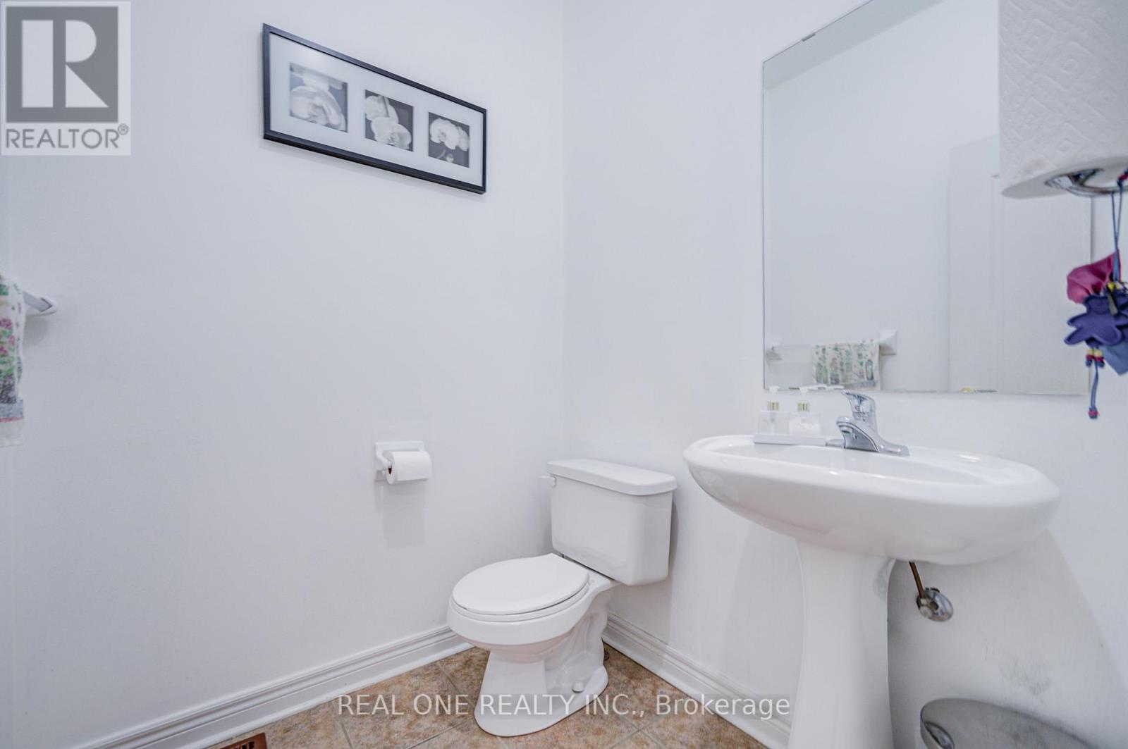 149 Paris Street, Mississauga, Ontario  L4Z 4H6 - Photo 16 - W12453321
