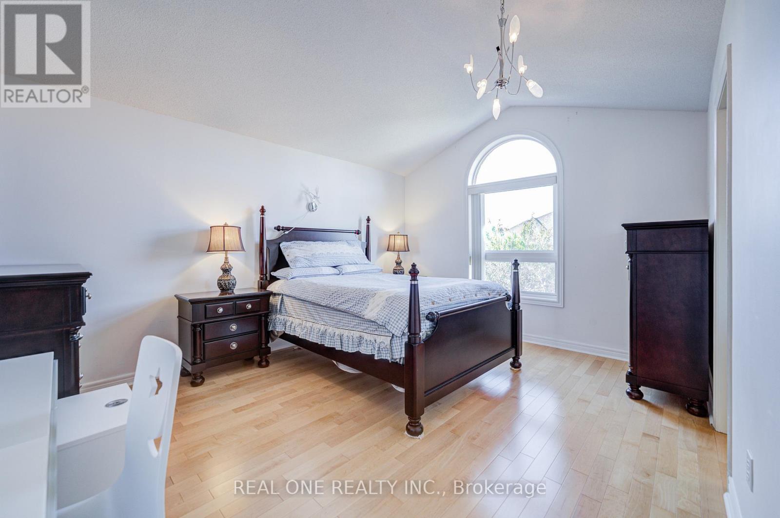 149 Paris Street, Mississauga, Ontario  L4Z 4H6 - Photo 18 - W12453321