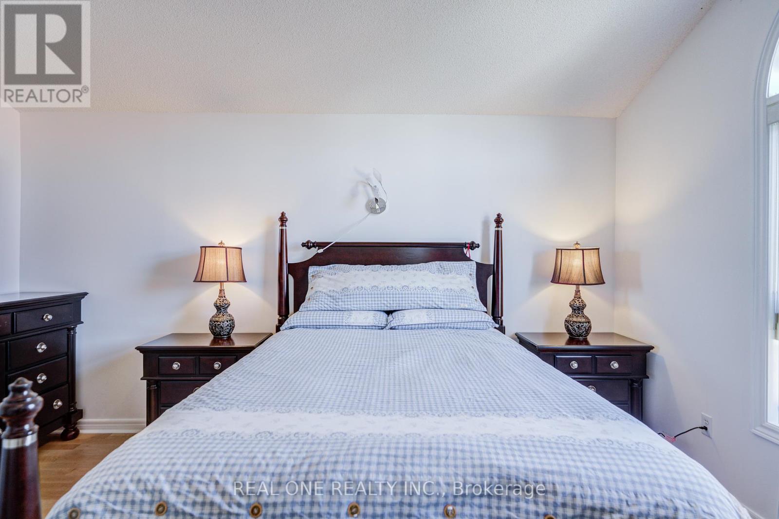 149 Paris Street, Mississauga, Ontario  L4Z 4H6 - Photo 19 - W12453321