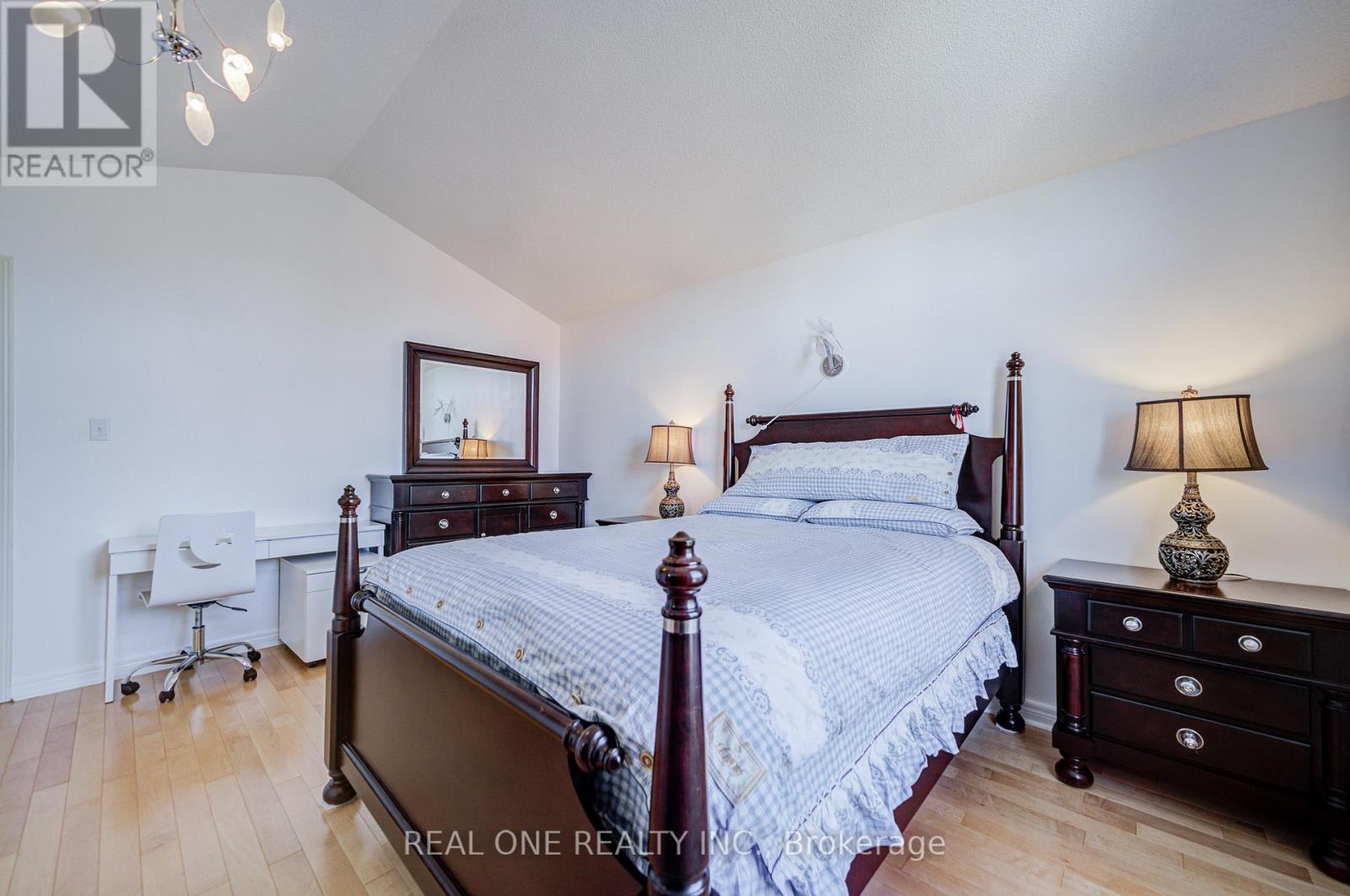 149 Paris Street, Mississauga, Ontario  L4Z 4H6 - Photo 20 - W12453321