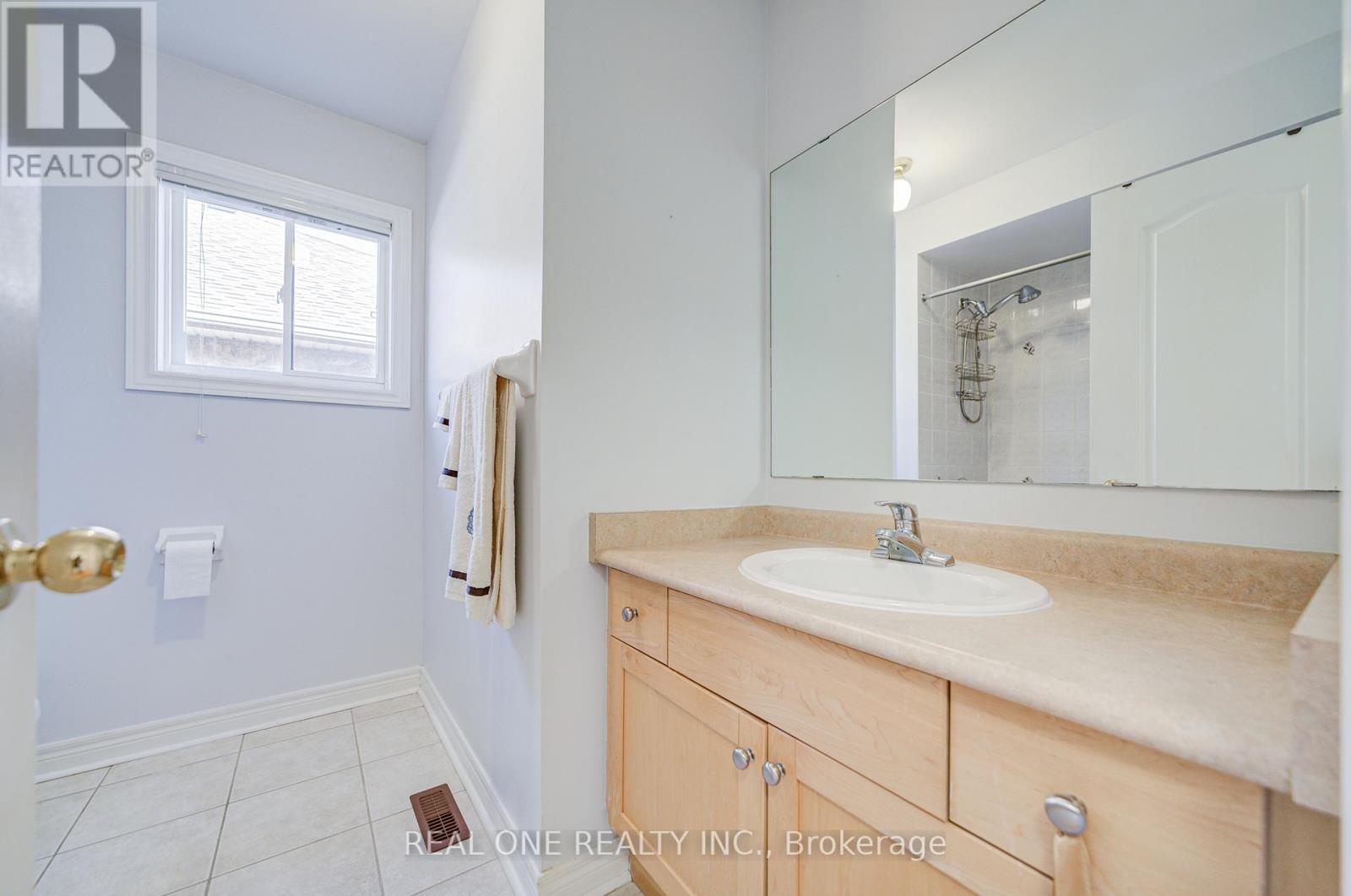 149 Paris Street, Mississauga, Ontario  L4Z 4H6 - Photo 26 - W12453321