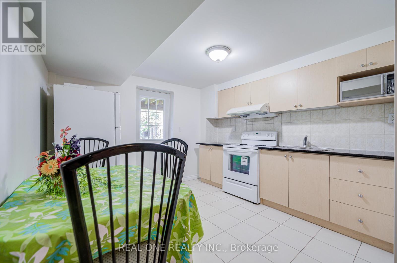 149 Paris Street, Mississauga, Ontario  L4Z 4H6 - Photo 34 - W12453321