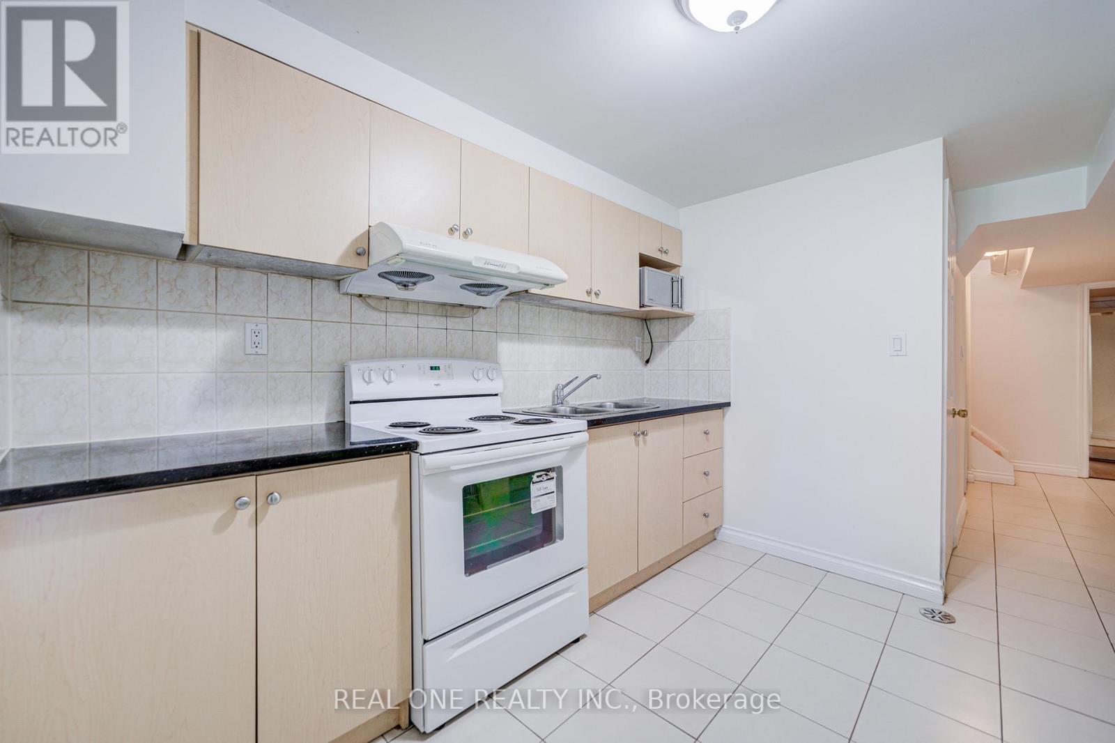 149 Paris Street, Mississauga, Ontario  L4Z 4H6 - Photo 35 - W12453321