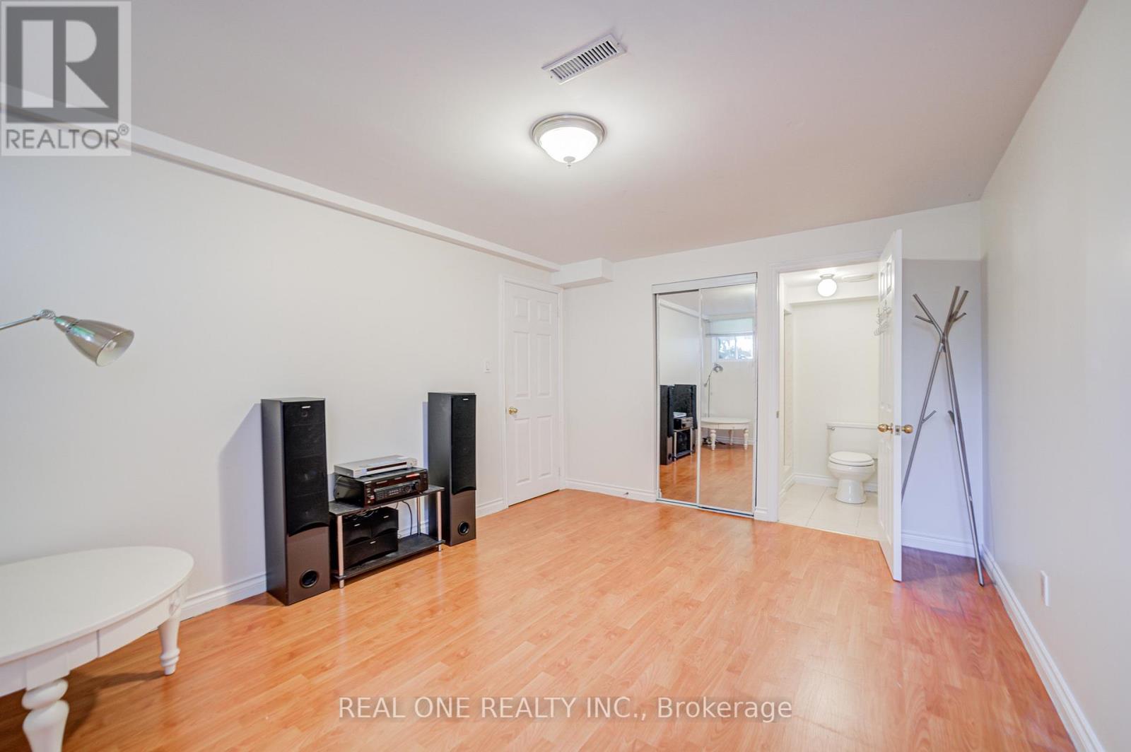 149 Paris Street, Mississauga, Ontario  L4Z 4H6 - Photo 37 - W12453321