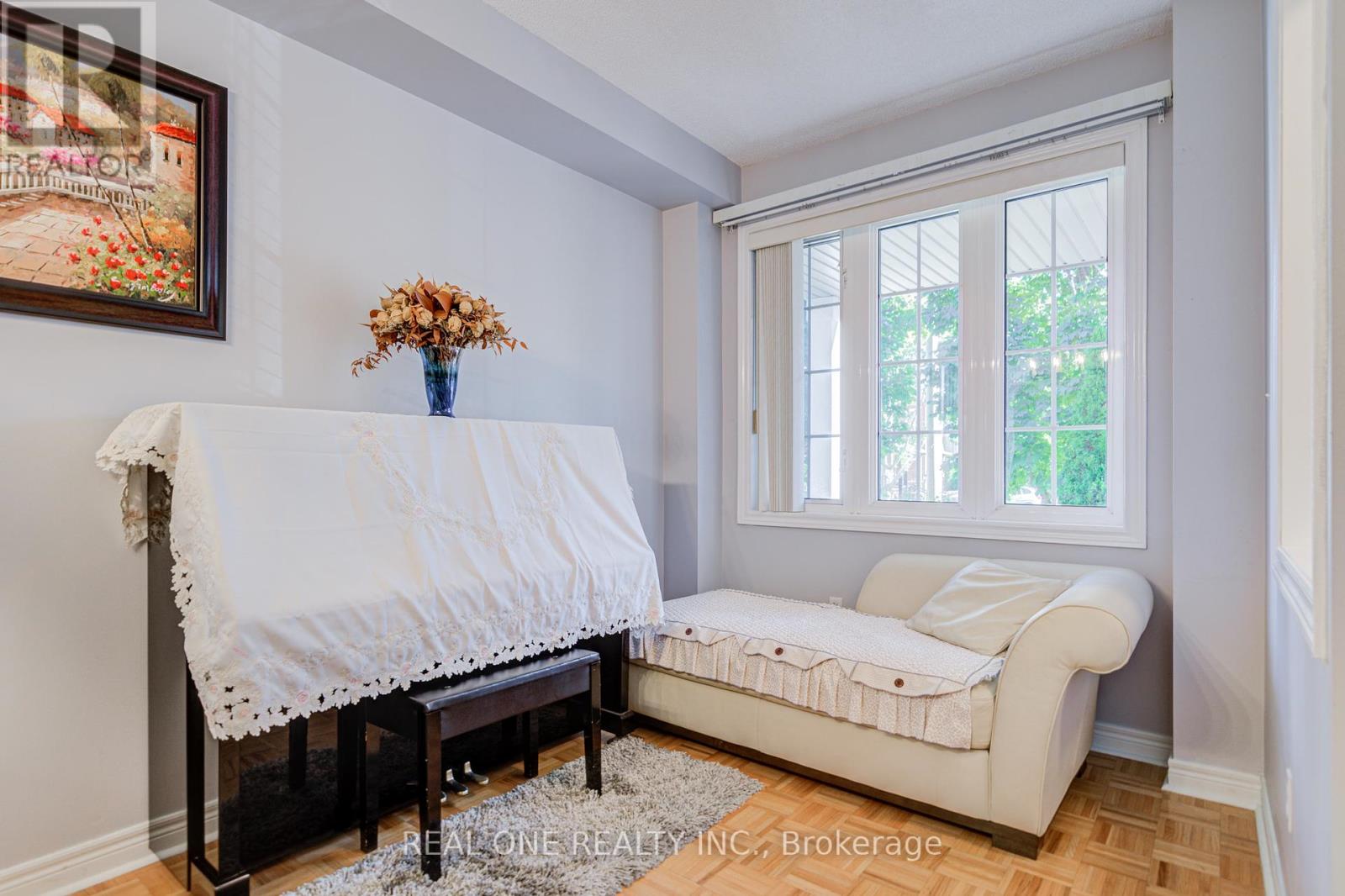 149 Paris Street, Mississauga, Ontario  L4Z 4H6 - Photo 5 - W12453321