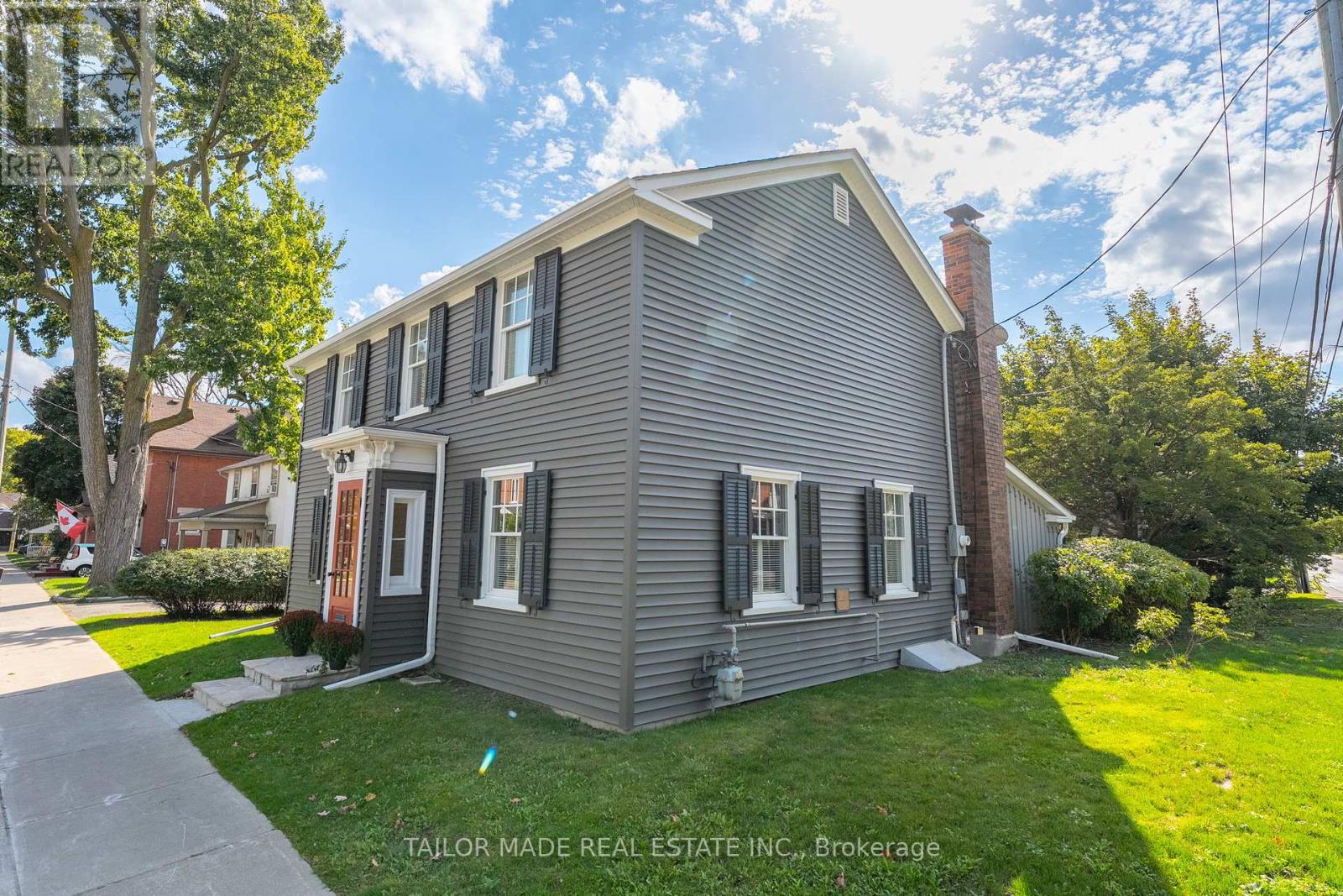 19 Isabella Street, Brampton, Ontario  L6X 1P4 - Photo 3 - W12453326