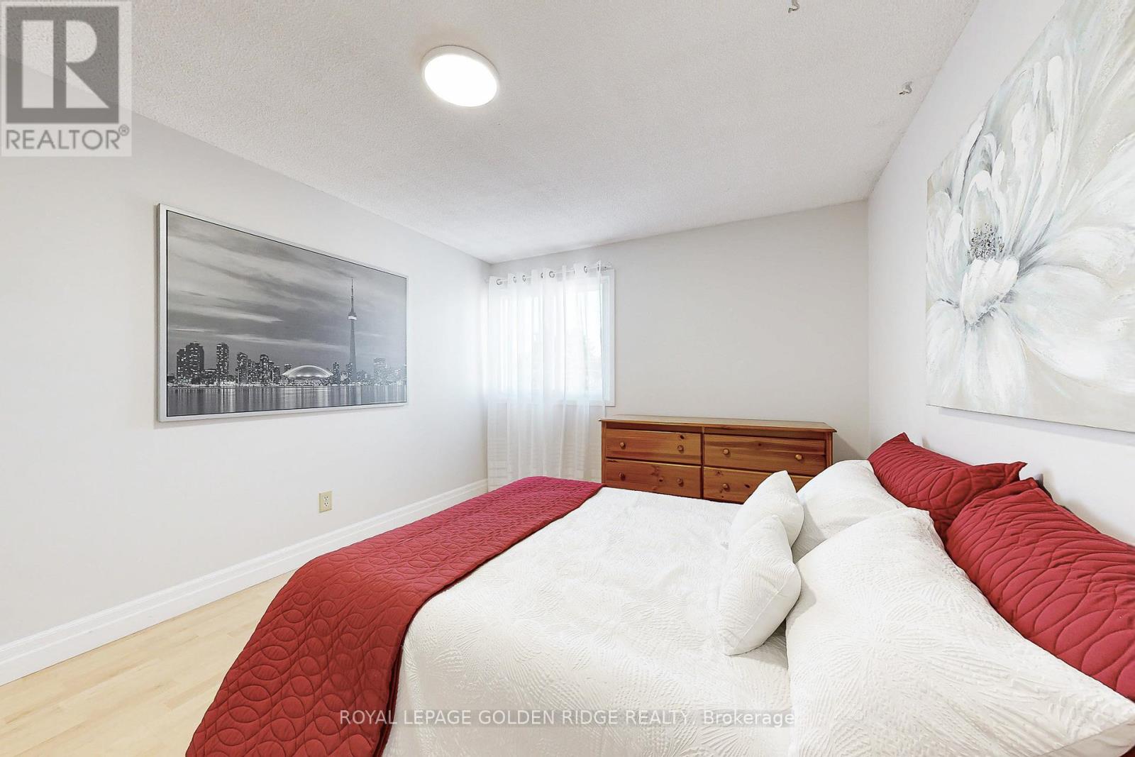 24 Hillbank Trail, Brampton, Ontario  L6S 1P6 - Photo 13 - W12453330