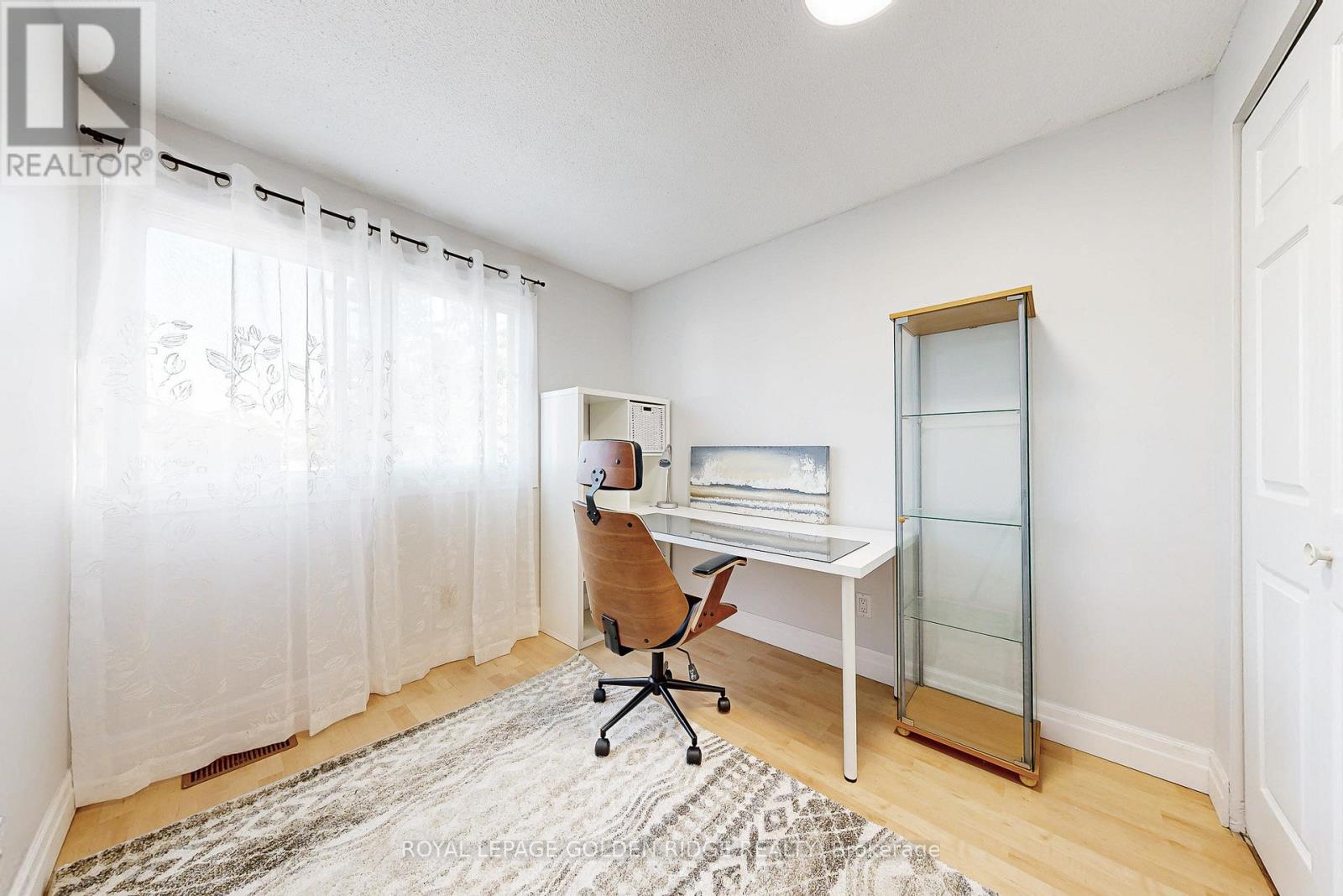 24 Hillbank Trail, Brampton, Ontario  L6S 1P6 - Photo 14 - W12453330