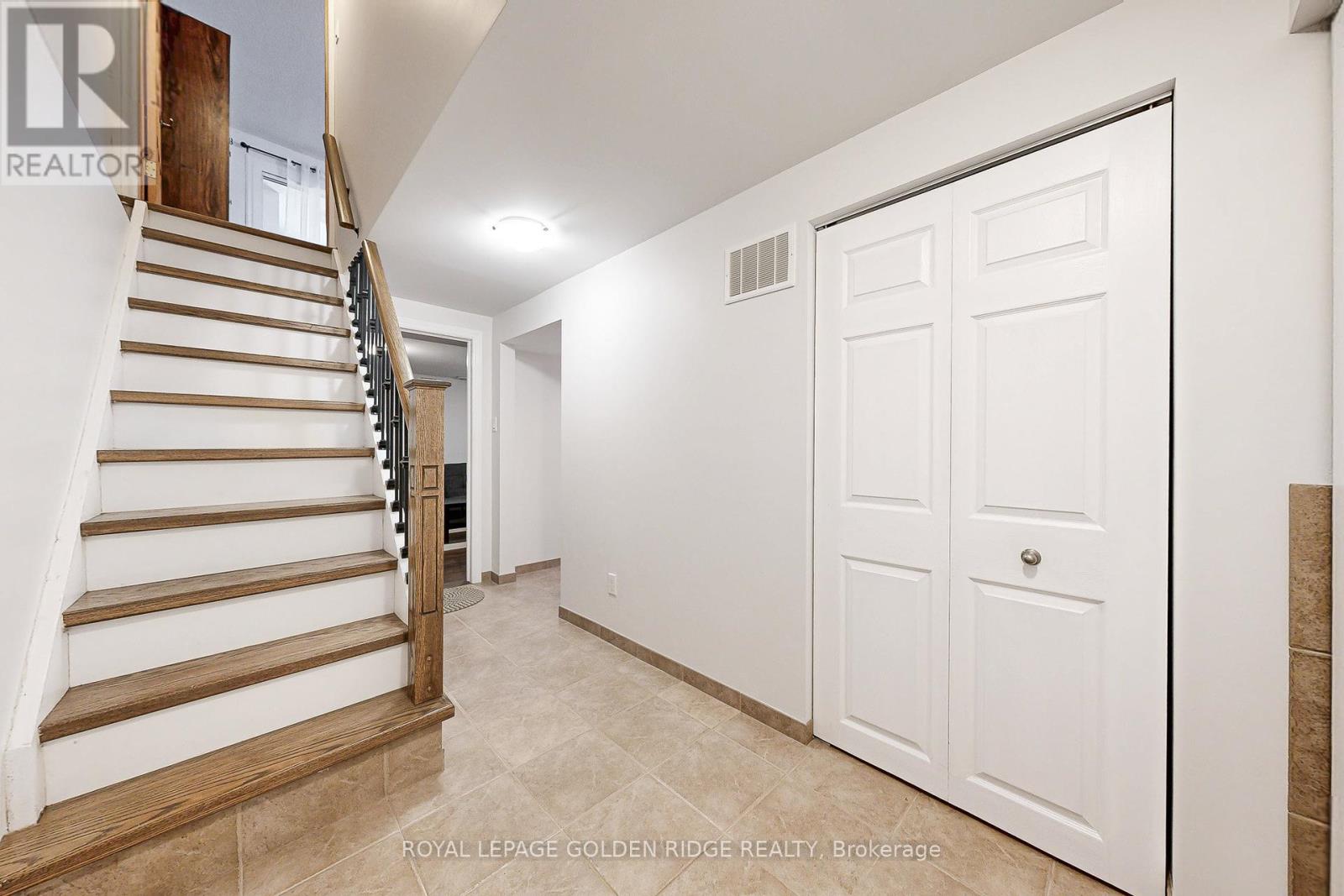 24 Hillbank Trail, Brampton, Ontario  L6S 1P6 - Photo 20 - W12453330
