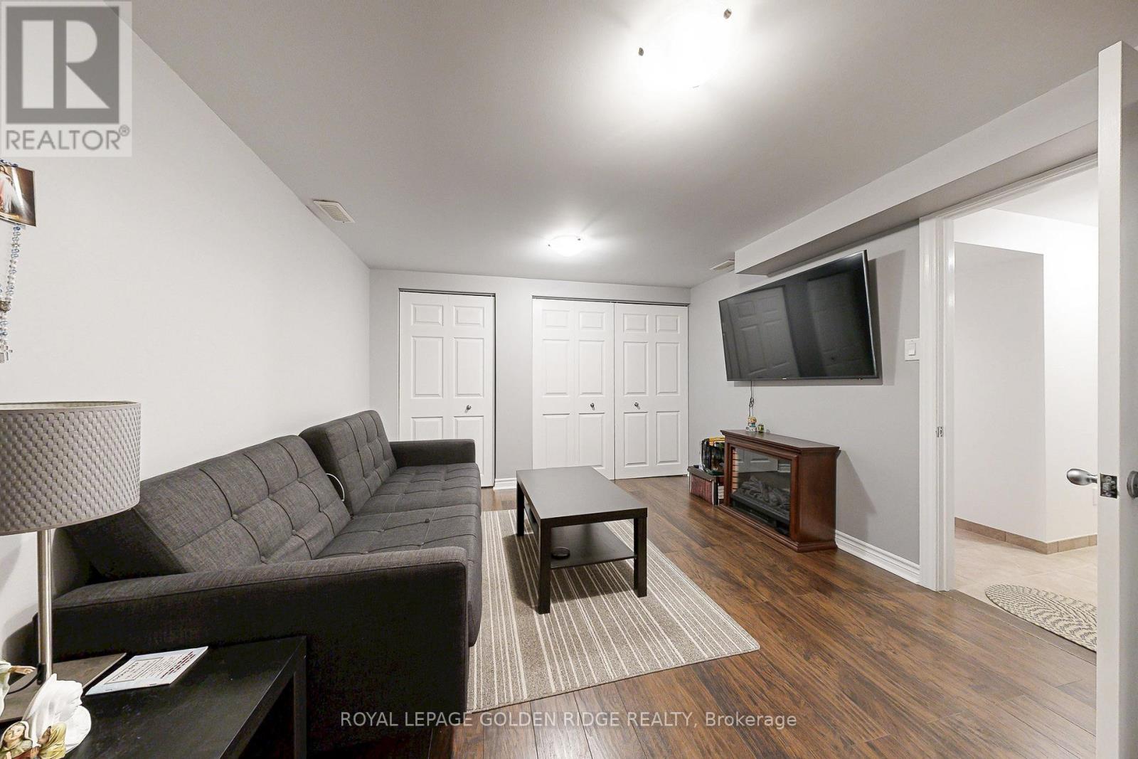 24 Hillbank Trail, Brampton, Ontario  L6S 1P6 - Photo 21 - W12453330