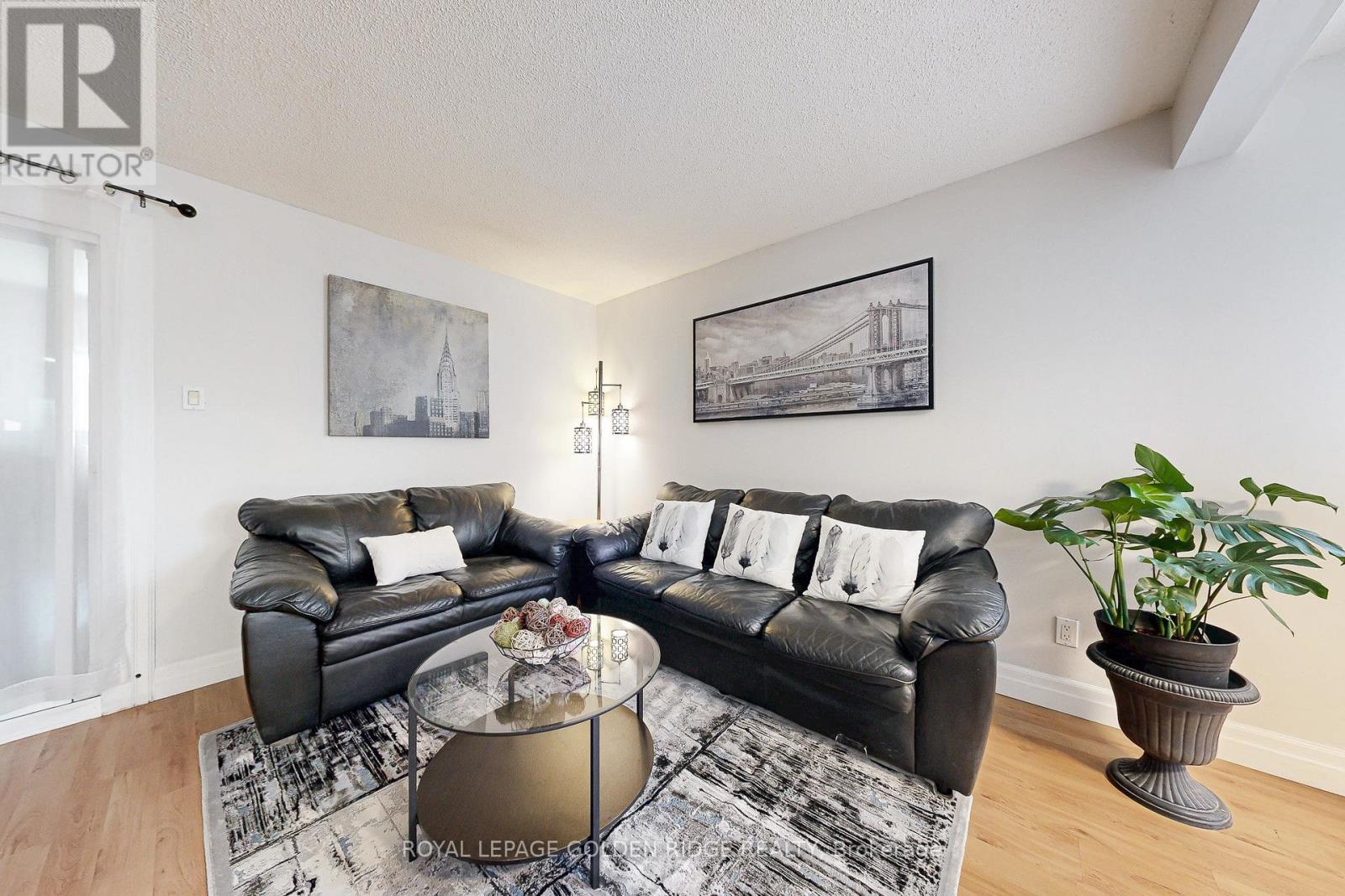 24 Hillbank Trail, Brampton, Ontario  L6S 1P6 - Photo 8 - W12453330