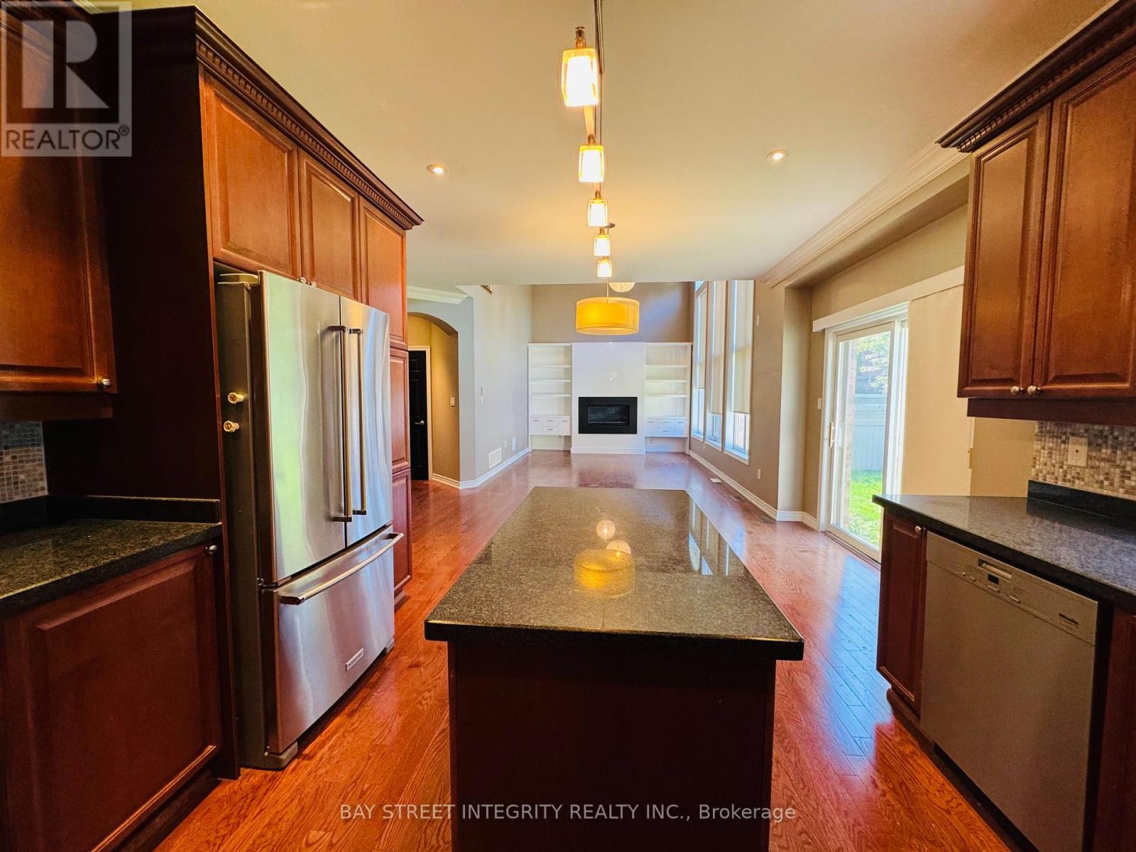 2449 Tesla Crescent, Oakville, Ontario  L6H 7T6 - Photo 11 - W12453332