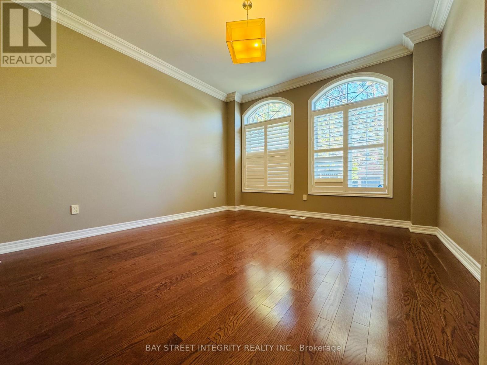 2449 Tesla Crescent, Oakville, Ontario  L6H 7T6 - Photo 4 - W12453332