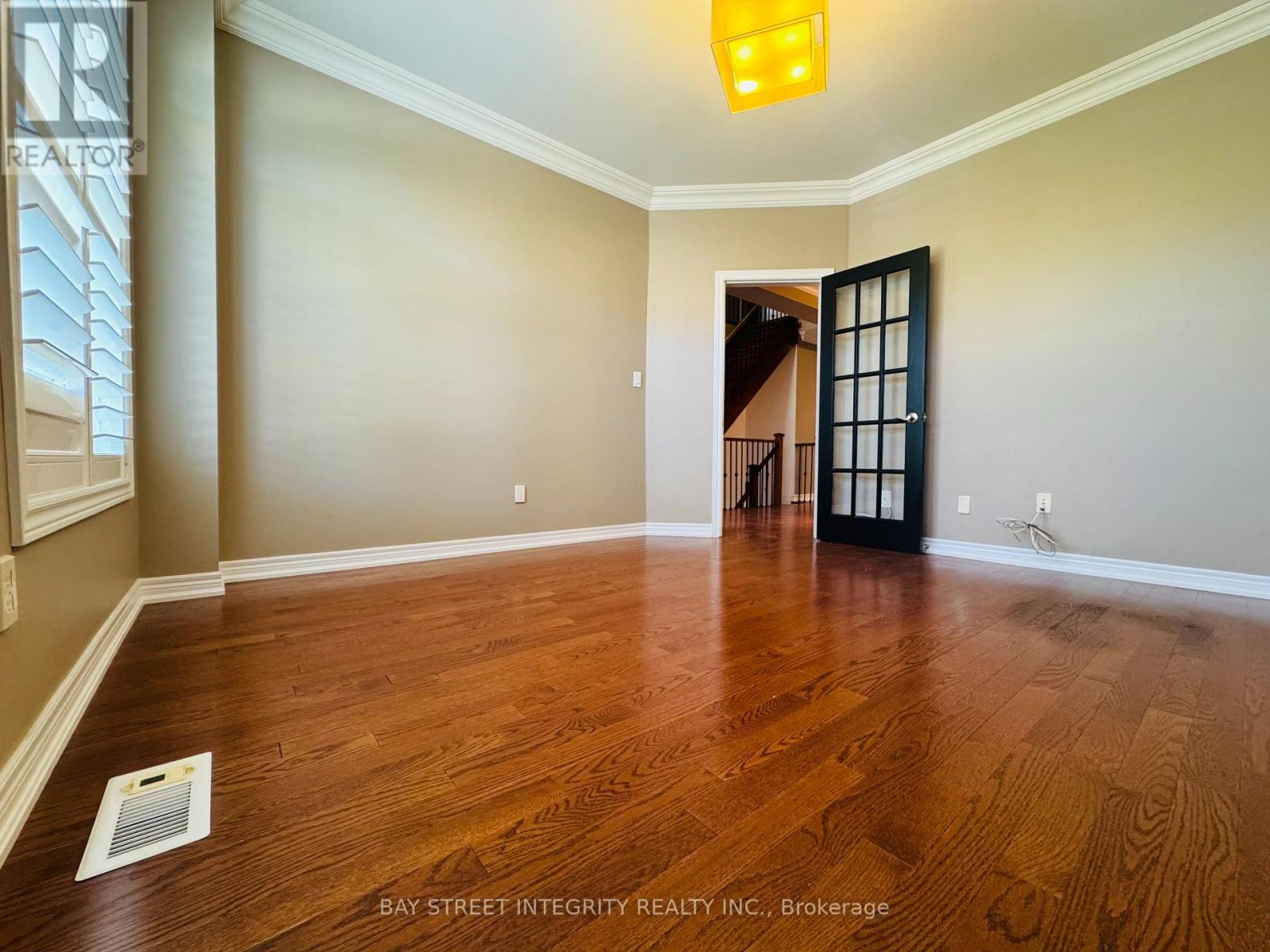 2449 Tesla Crescent, Oakville, Ontario  L6H 7T6 - Photo 5 - W12453332