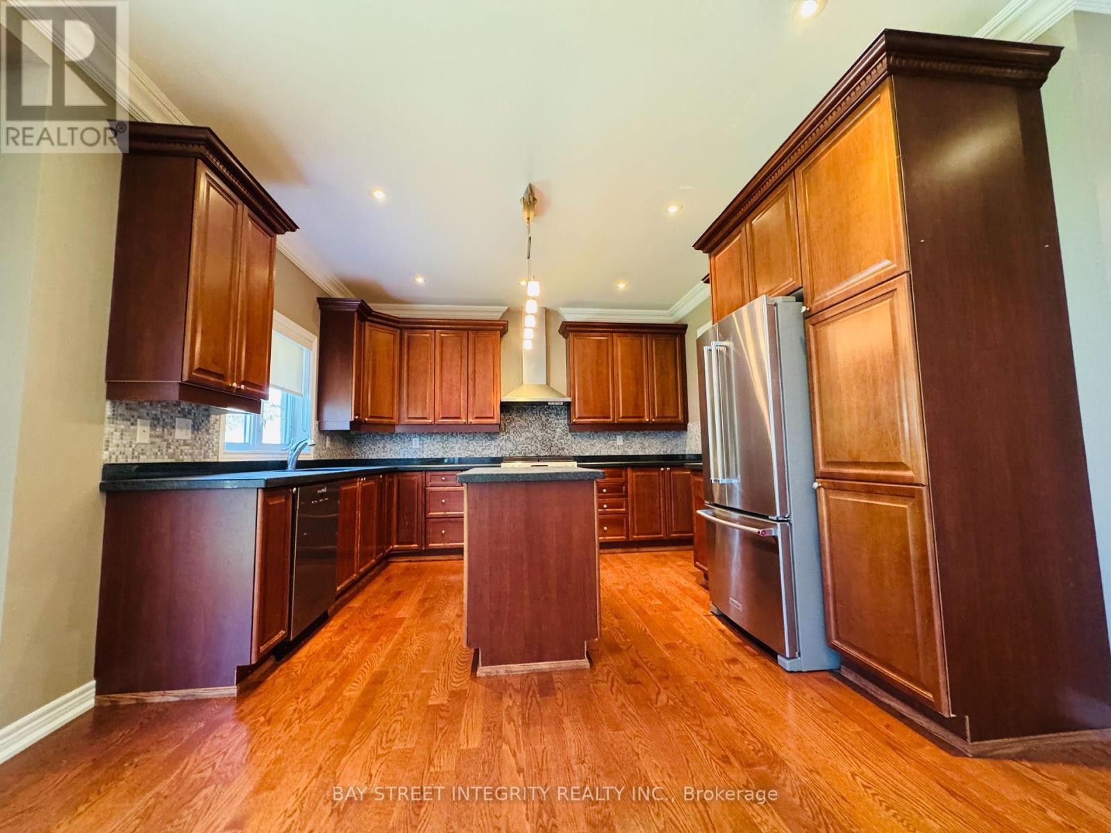 2449 Tesla Crescent, Oakville, Ontario  L6H 7T6 - Photo 9 - W12453332