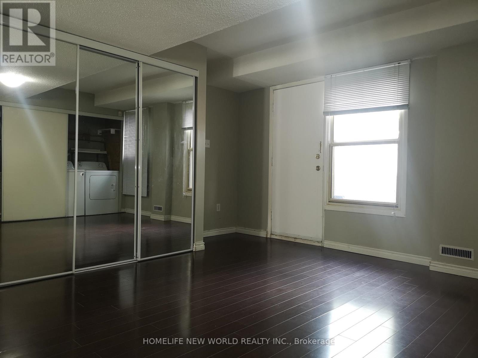 72 Yellow Birchway, Toronto, Ontario  M2H 2T3 - Photo 4 - C12215395