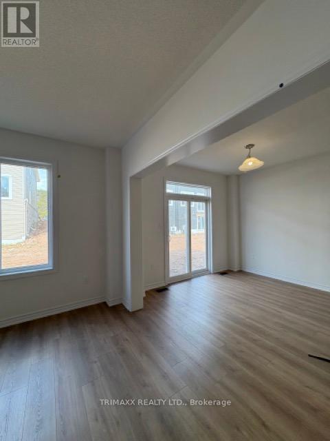 88 Mcgill Avenue, Erin, Ontario  N0B 1T0 - Photo 34 - X12433174