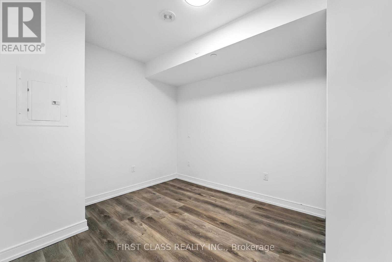 1115 - 1 Jarvis Street, Hamilton, Ontario  L8R 3J2 - Photo 12 - X12453322