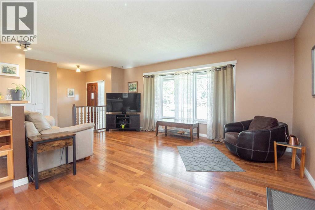 25 Oates Green, Red Deer, Alberta  T4P 1V2 - Photo 6 - A2259614