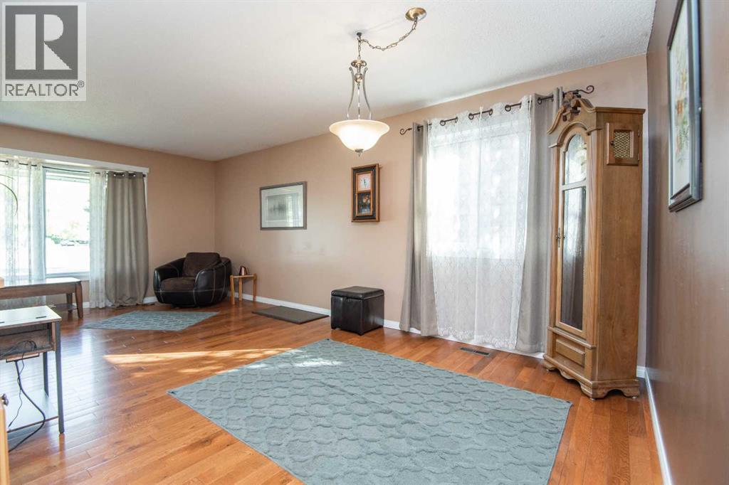 25 Oates Green, Red Deer, Alberta  T4P 1V2 - Photo 9 - A2259614