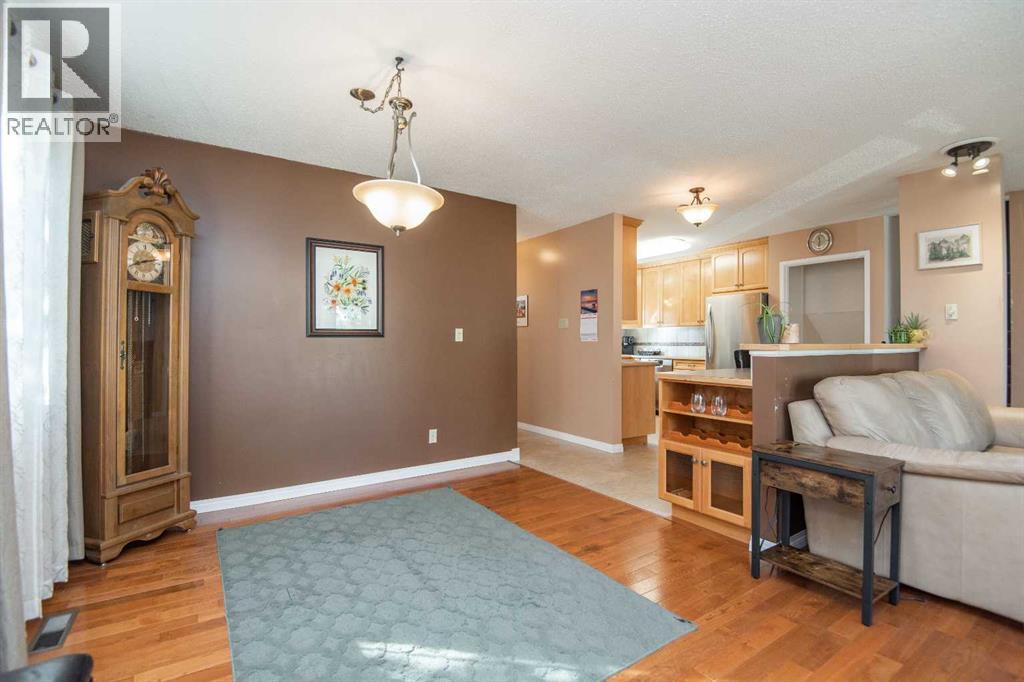 25 Oates Green, Red Deer, Alberta  T4P 1V2 - Photo 7 - A2259614