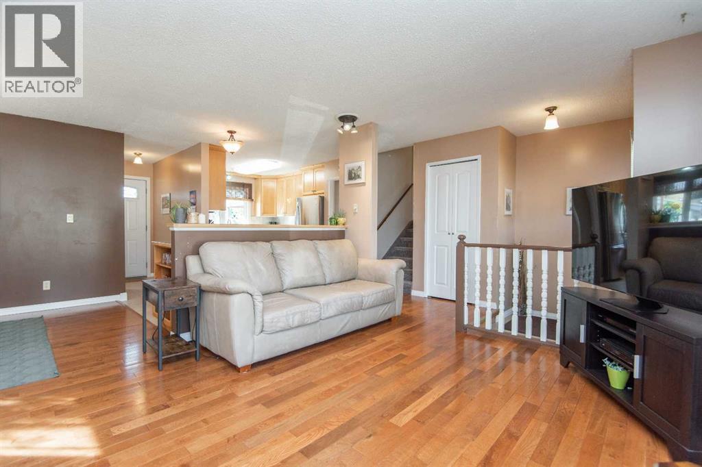 25 Oates Green, Red Deer, Alberta  T4P 1V2 - Photo 8 - A2259614