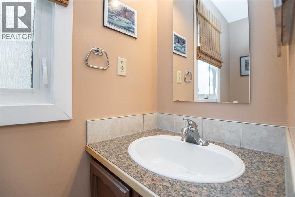 25 Oates Green, Red Deer, Alberta  T4P 1V2 - Photo 34 - A2259614