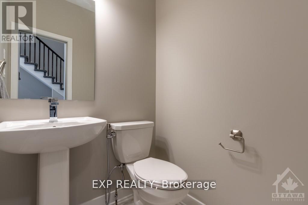 310 Wabasso Lane, Ottawa, Ontario  K1T 0S9 - Photo 15 - X12453345