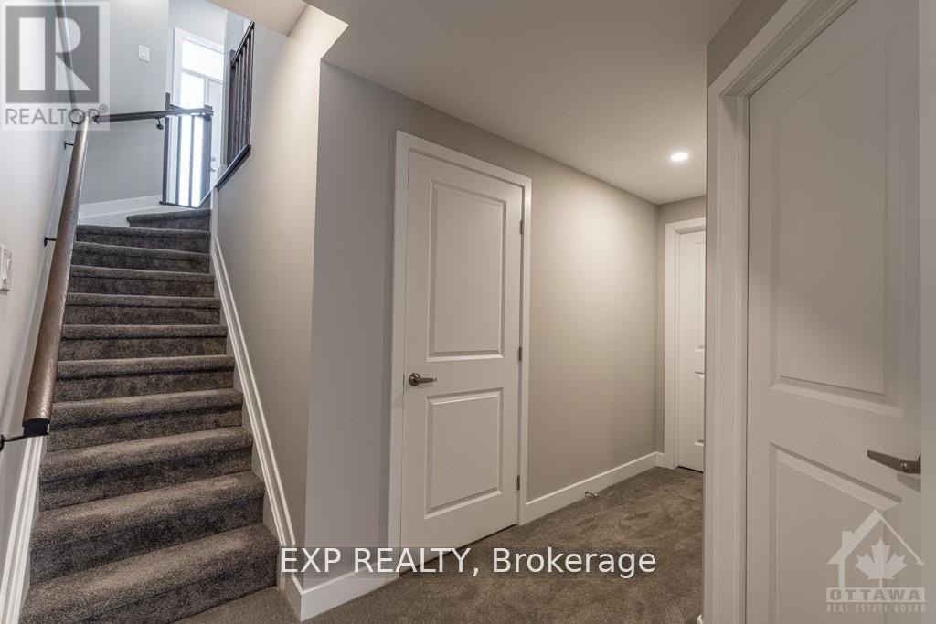 310 Wabasso Lane, Ottawa, Ontario  K1T 0S9 - Photo 28 - X12453345
