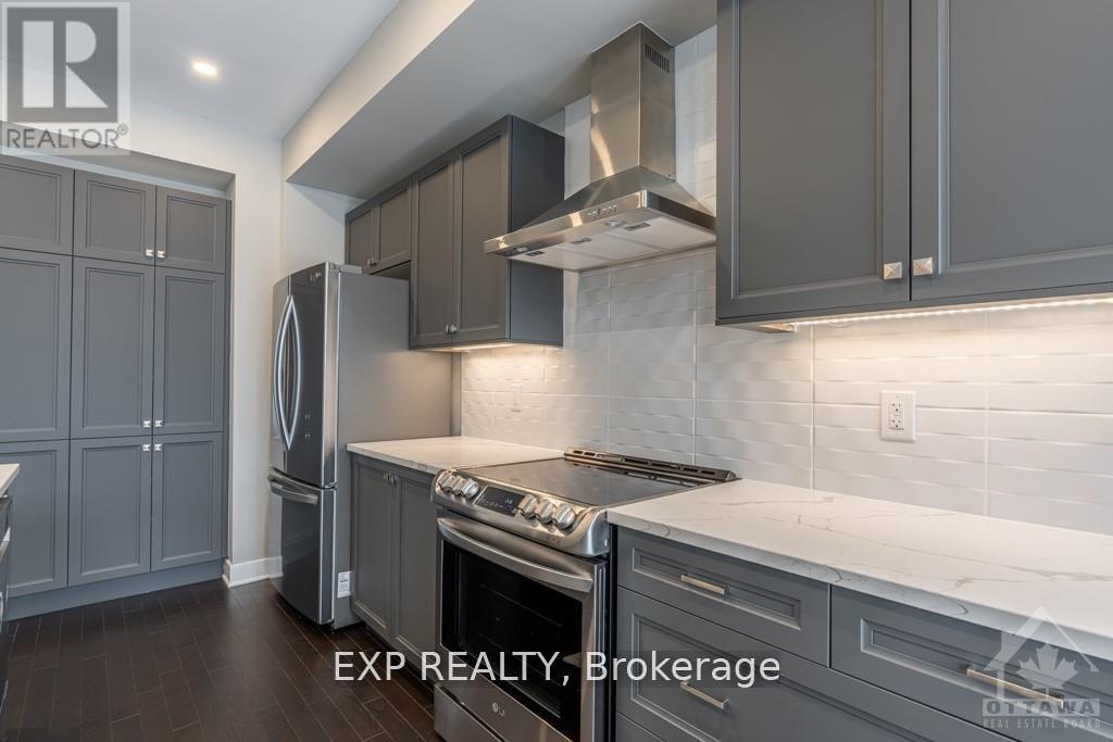 310 Wabasso Lane, Ottawa, Ontario  K1T 0S9 - Photo 5 - X12453345