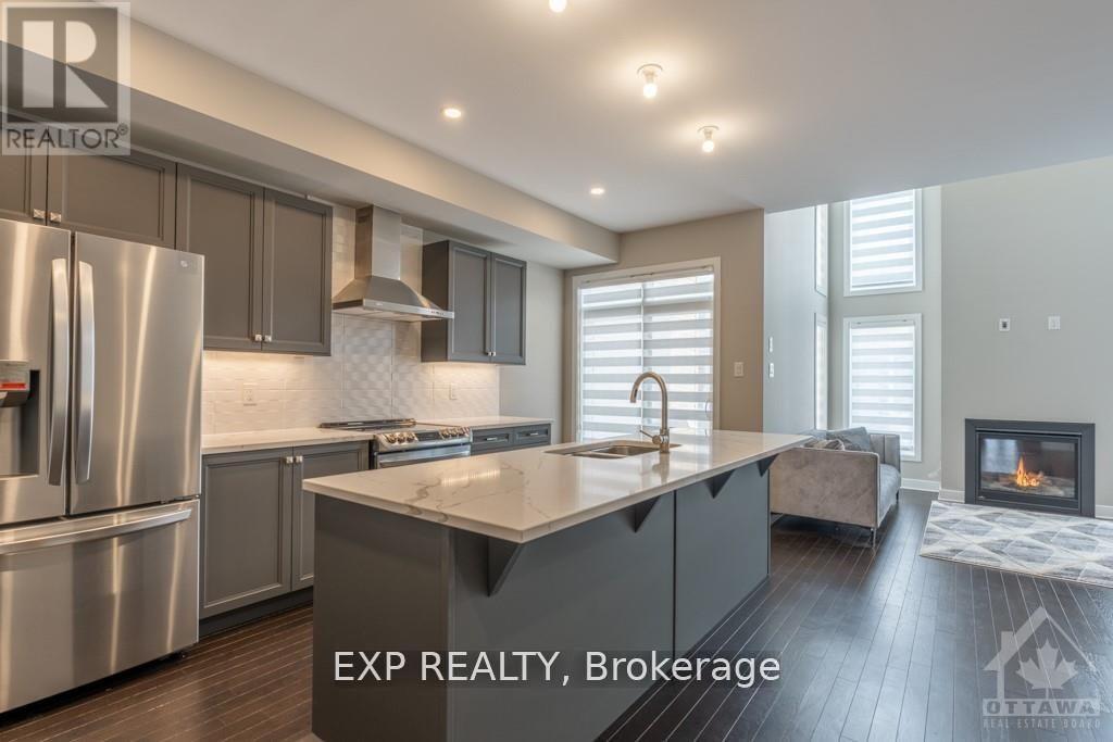 310 Wabasso Lane, Ottawa, Ontario  K1T 0S9 - Photo 6 - X12453345