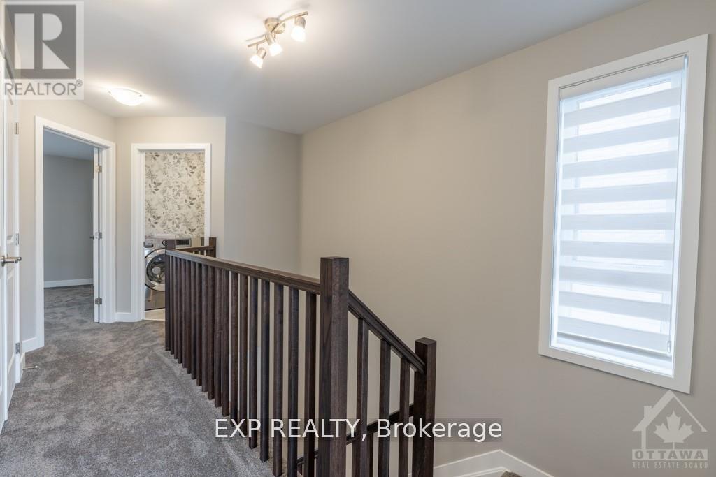 310 Wabasso Lane, Ottawa, Ontario  K1T 0S9 - Photo 8 - X12453345