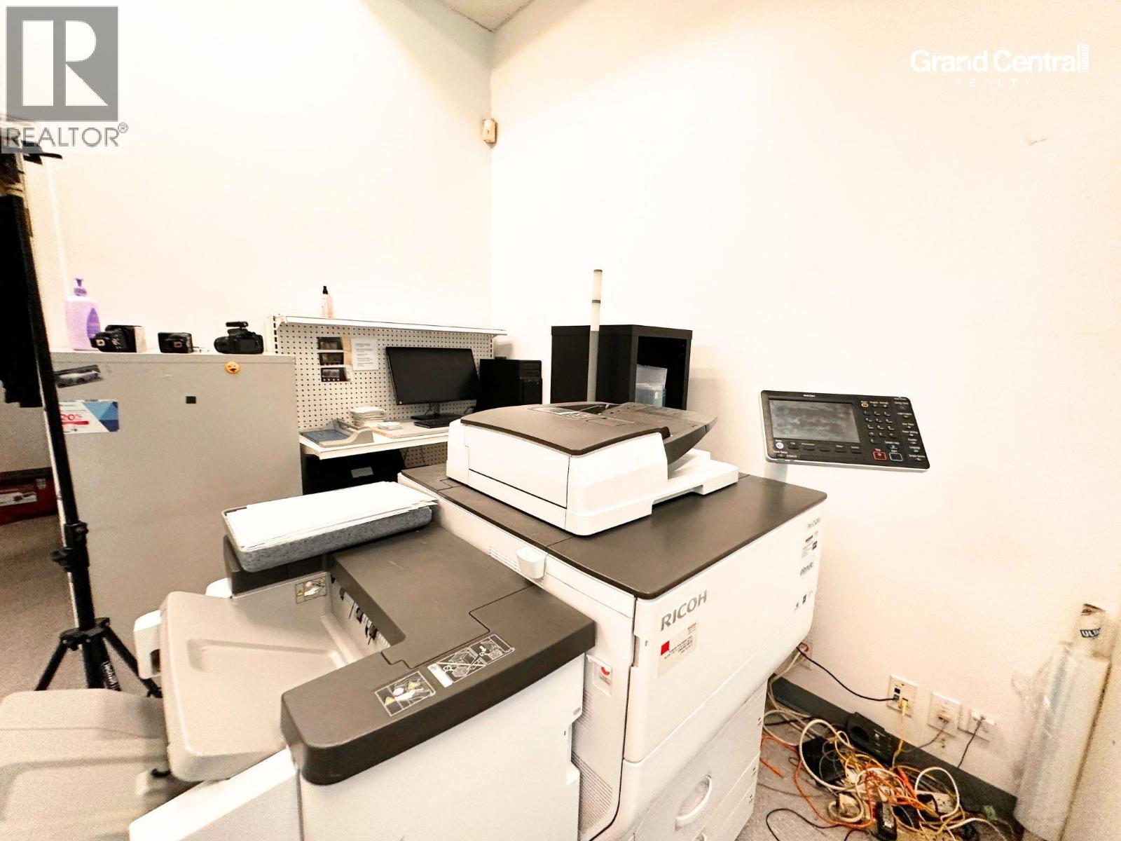 103 1595 W Broadway, Vancouver, British Columbia  V6J 1W6 - Photo 9 - C8069834