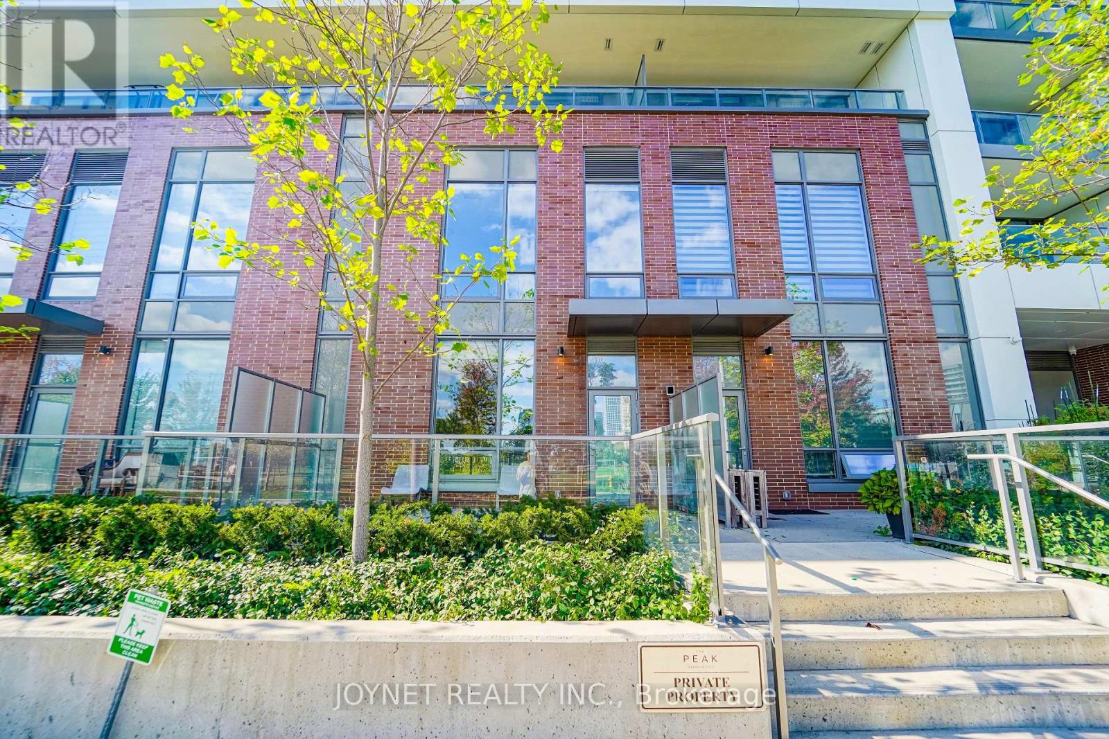 TH02 - 32 FOREST MANOR ROAD, Toronto, Ontario