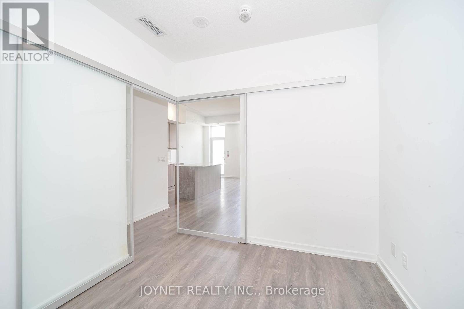 Th02 - 32 Forest Manor Road, Toronto, Ontario  M2J 0H2 - Photo 13 - C12453363